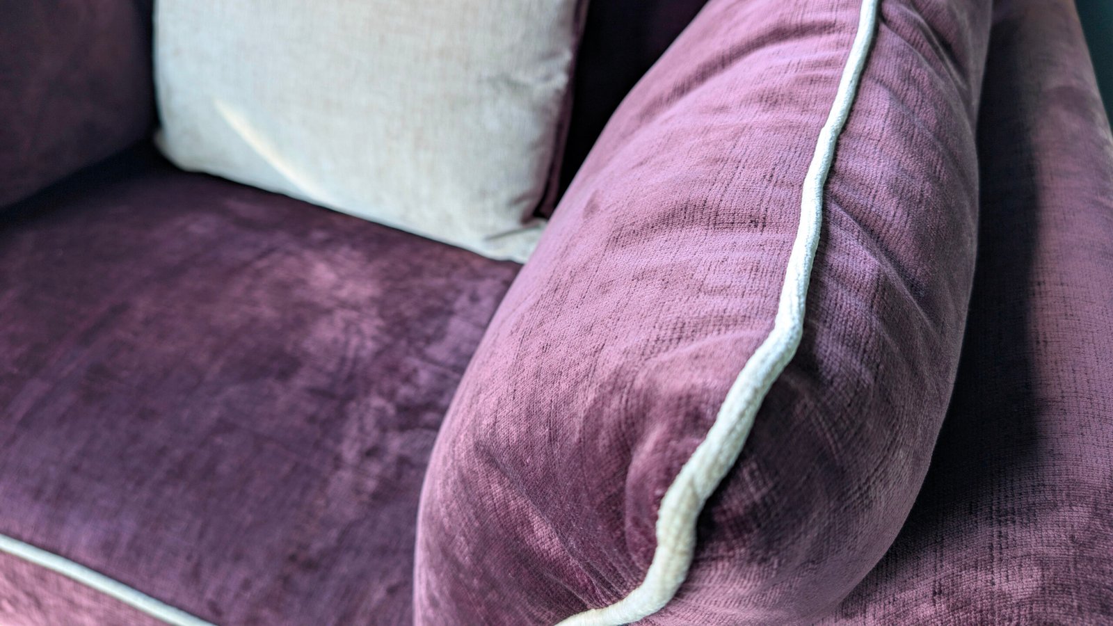 Cleo Aubergine Velvet Snuggle Chair | Contrast Piping