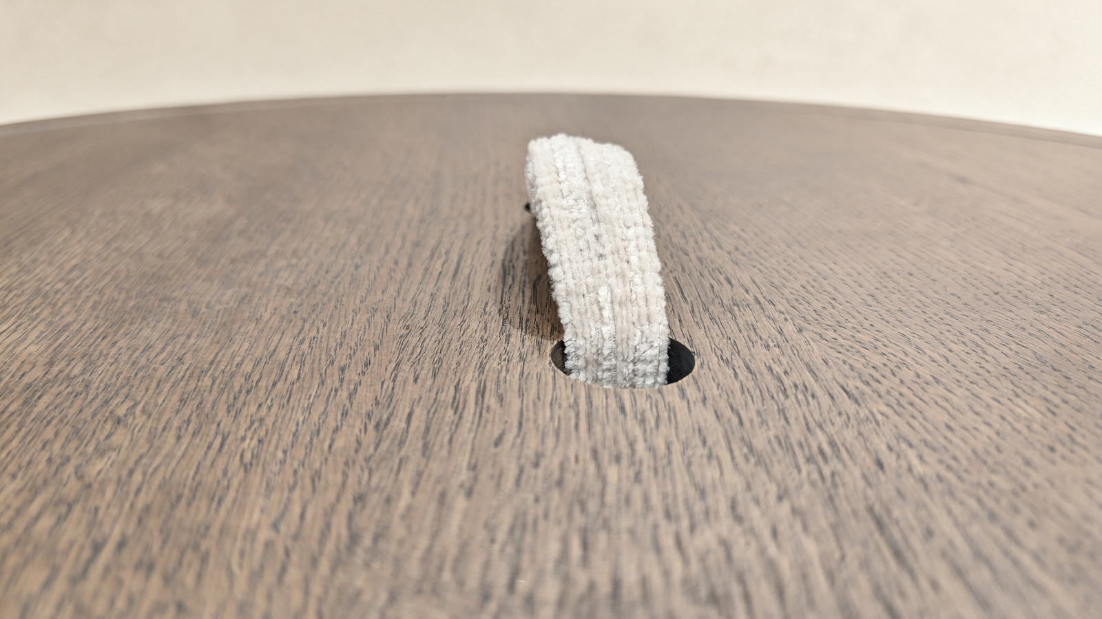 Round Pouf with Removable Wooden Tray Lid – Chenille Fabric Ottoman
