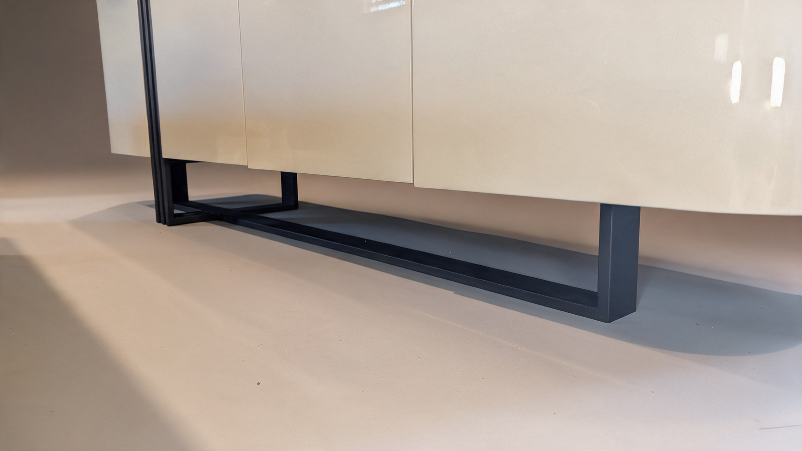 White gloss sideboard – view 10