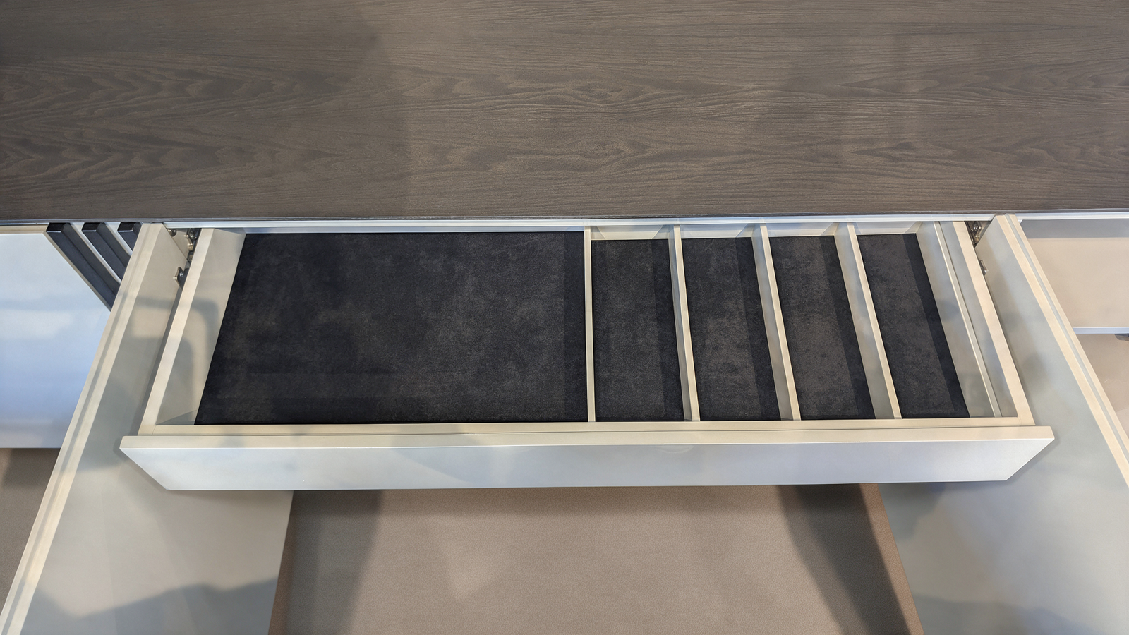 White gloss sideboard – view 7